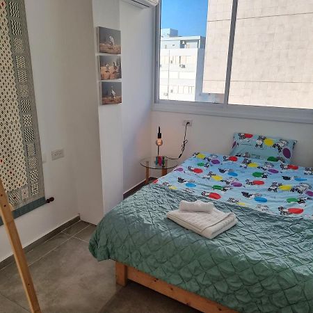 Beautiful 2-Bedroom Sea-View Apartment Netanya Exteriör bild
