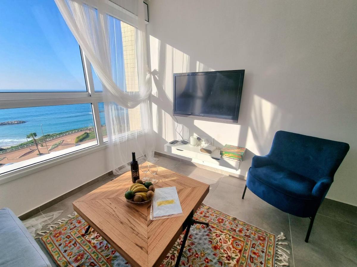 Beautiful 2-Bedroom Sea-View Apartment Netanya Exteriör bild