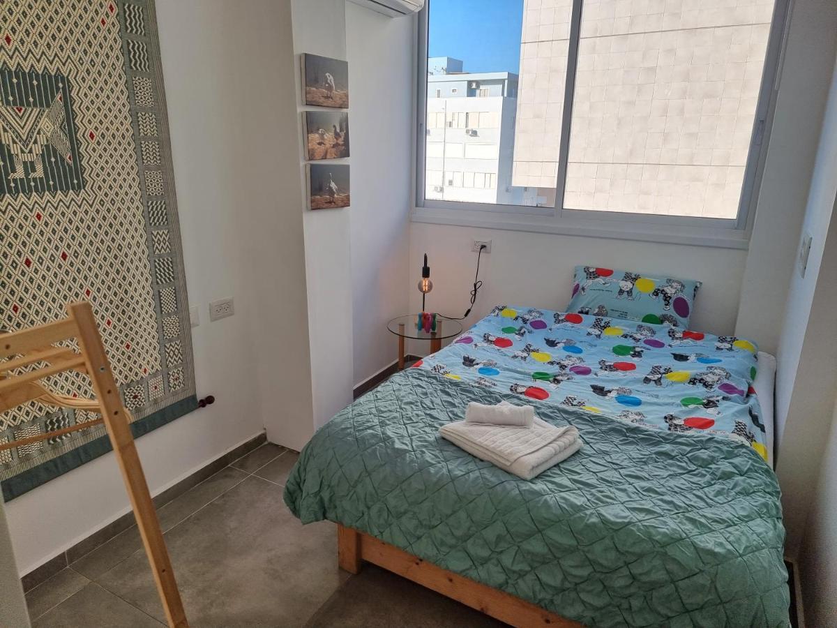 Beautiful 2-Bedroom Sea-View Apartment Netanya Exteriör bild