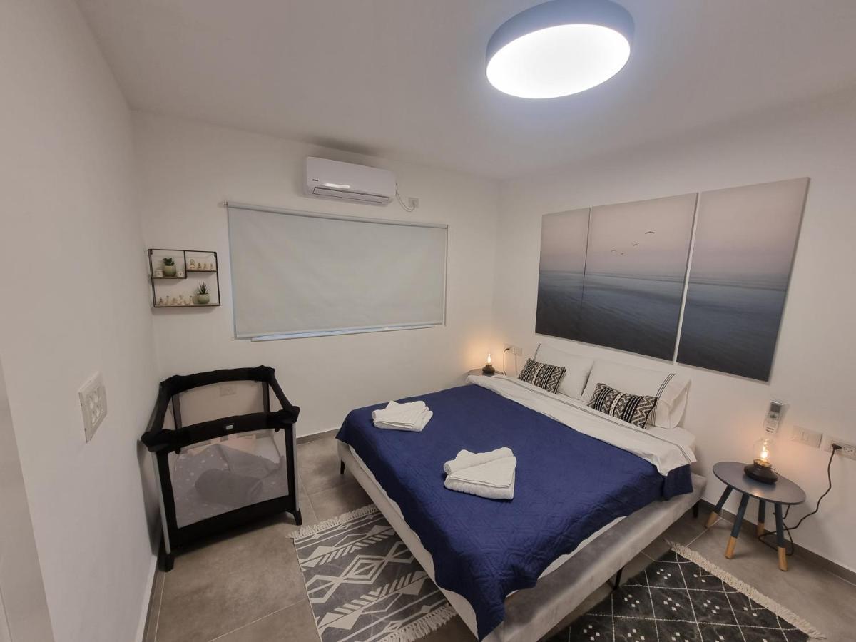 Beautiful 2-Bedroom Sea-View Apartment Netanya Exteriör bild